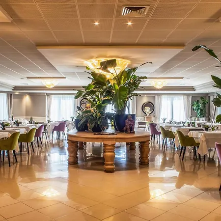 Hotel Touring 4*