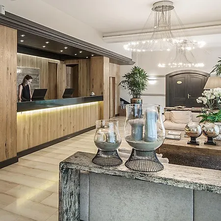 Hotel Touring 4*