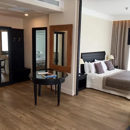 Hotel Touring 4*